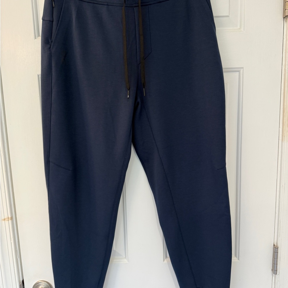 On Running Men's Navy Blue Joggers Brand New Large